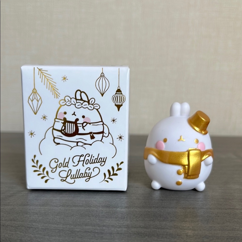 MOLANG BLIND BOX: GOLD HOLIDAY LULLABY